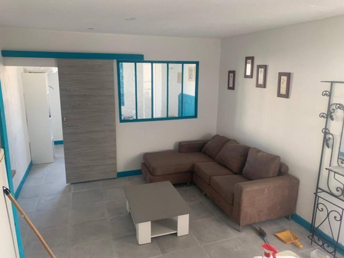Le Depot Appartement Du Port A Champvert Экстерьер фото
