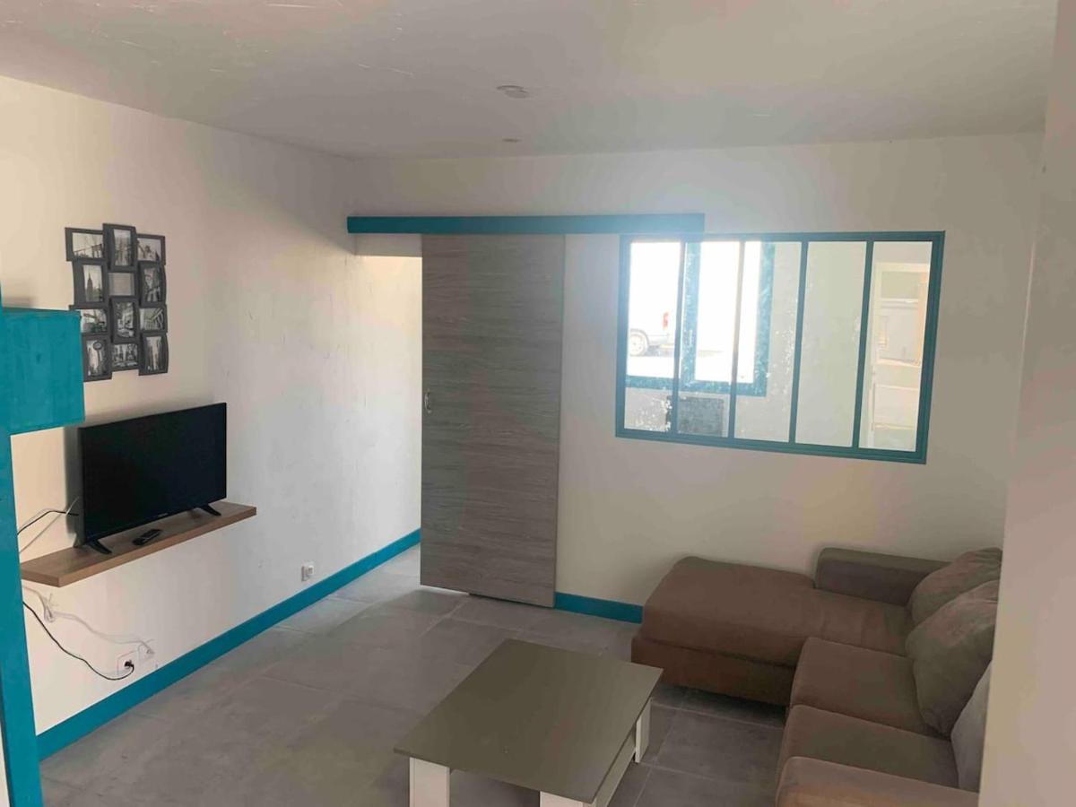 Le Depot Appartement Du Port A Champvert Экстерьер фото