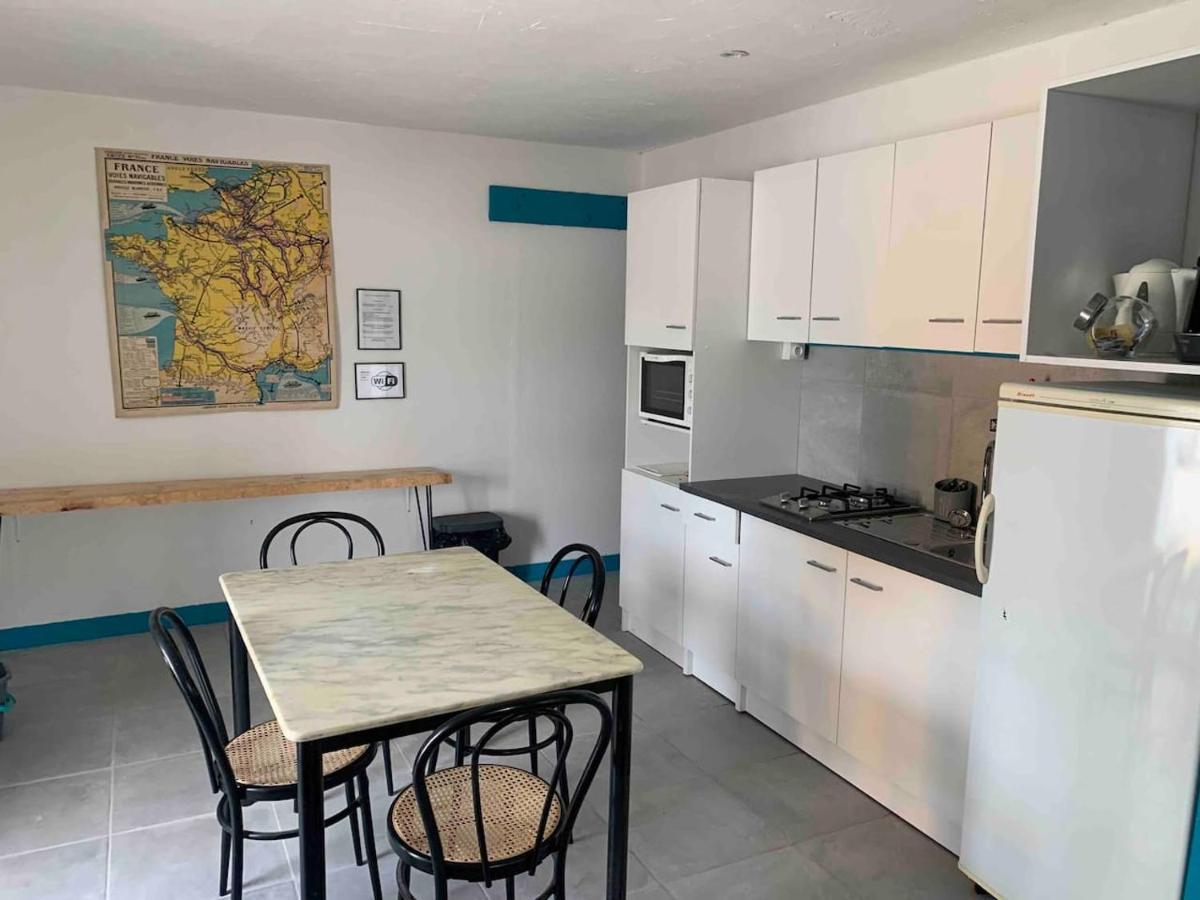 Le Depot Appartement Du Port A Champvert Экстерьер фото